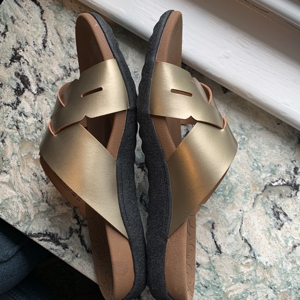 NIB ROCKPORT Ridge Woven Slide Metallic Gold Color Size 9 M - Picture 3 of 8